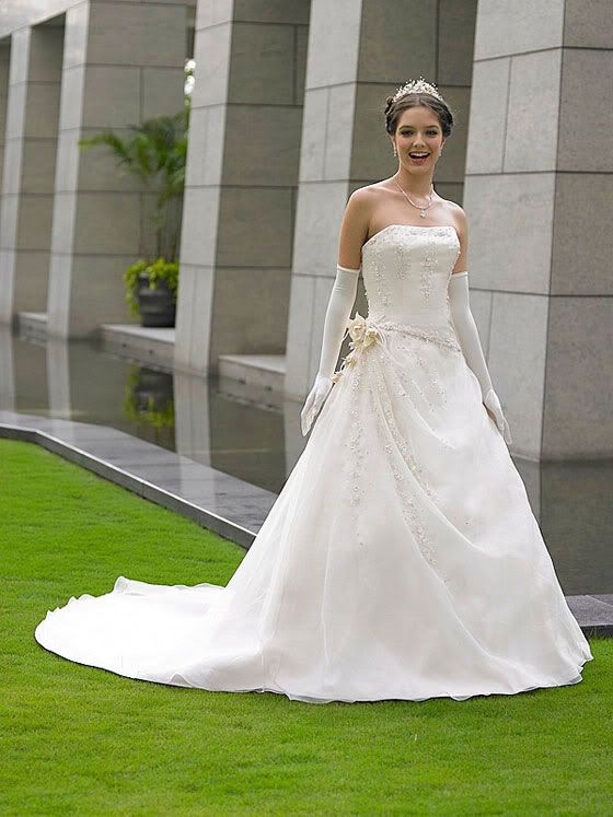 افخم فساتين الزواج 2014 - فساتين زفاف فخمة 2014 94824.png